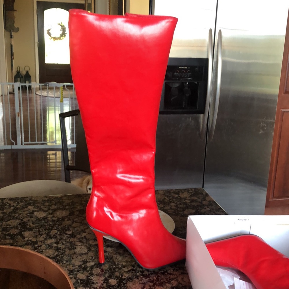Red high boots Frederick’s of Hollywood size 8